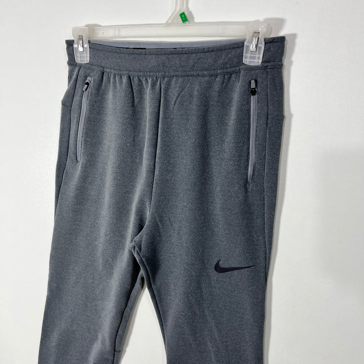 NIKE DEI FIT SPORT TROUSER INNER FLEECE WITH SIDE ZIP POCKETS