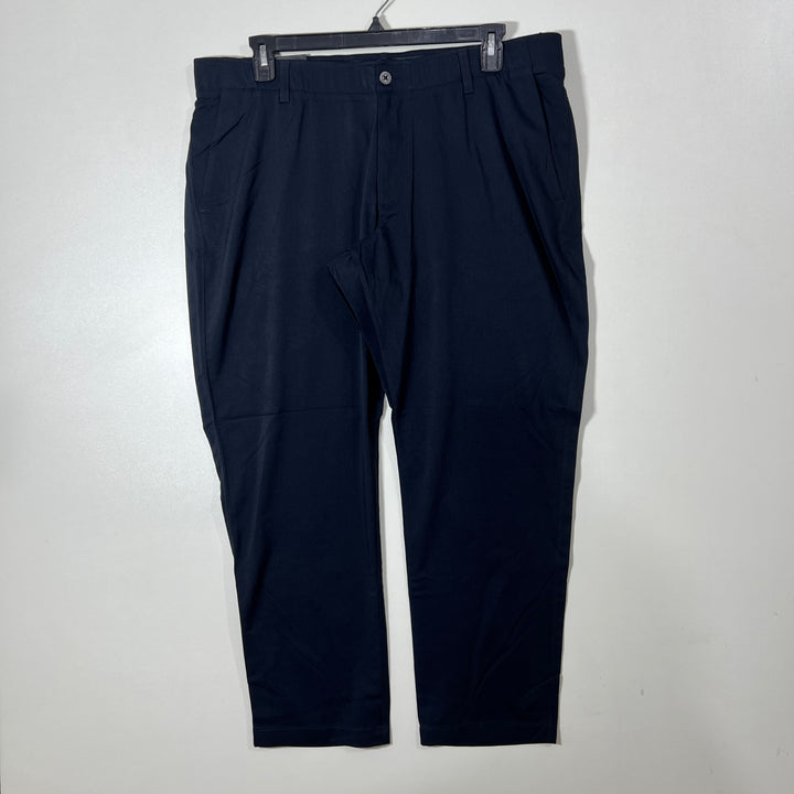 UNDER ARMOUR SLIM FIT PERFORMANCE PANT BRAND NEW WITH STRETCH