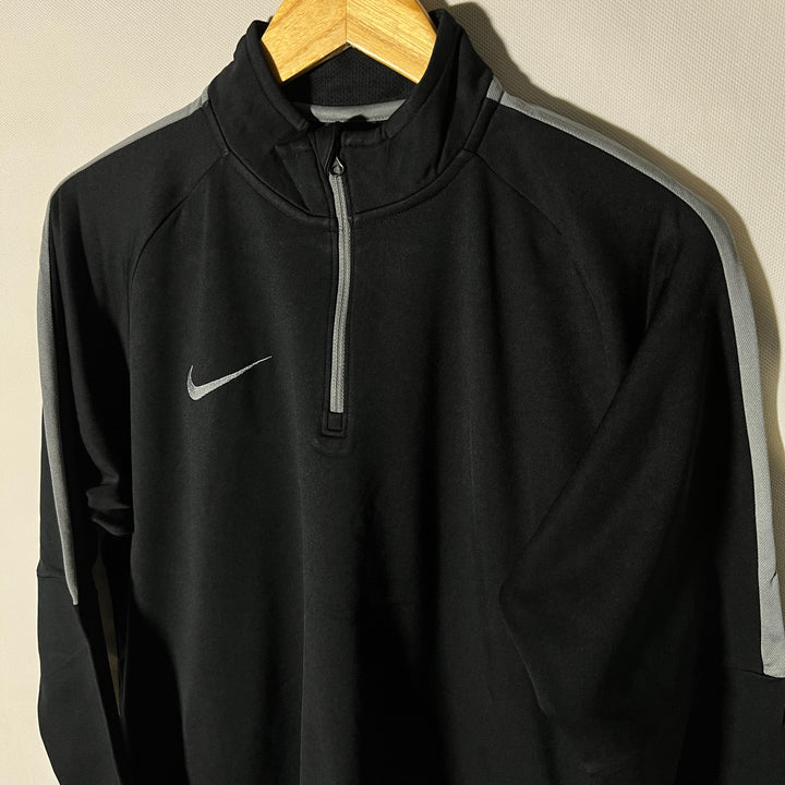 NIKE DRI FIT SPORT PULLOVER INNER FLEECE