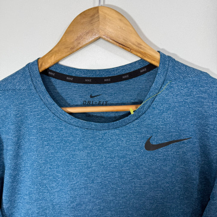 NIKE DRI FIT LONG SLEEVES SPORT TSHIRT