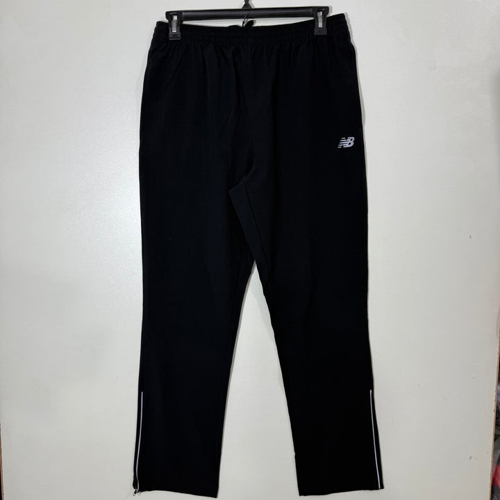 NEW BALANCE STRAIGHT FIT HYBRID PARACHUTE TROUSER BLACK COLOUR WITH BACK ZIP POCKET