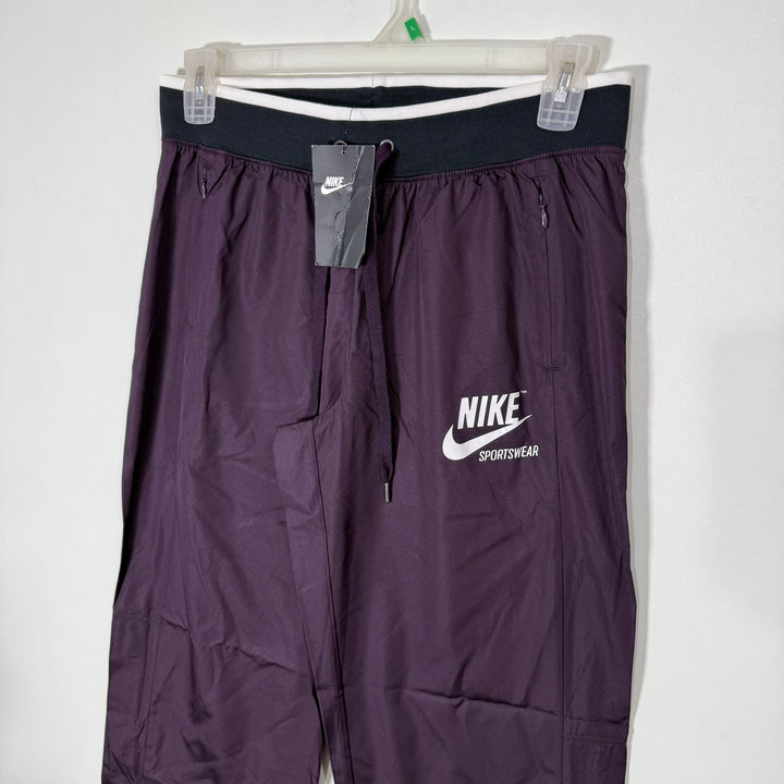 NIKE LOOSE FIT PARACHUTE SPORT TROUSER BRAND NEW WITH SIDE ZIP POCKETS