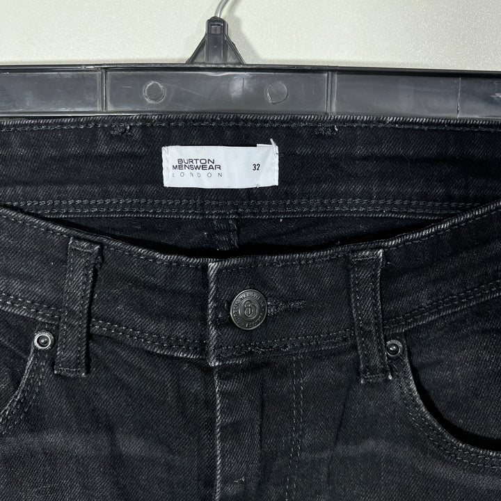 BURTON MENSWEAR LONDON DENIM SHORT WITH STRETCH