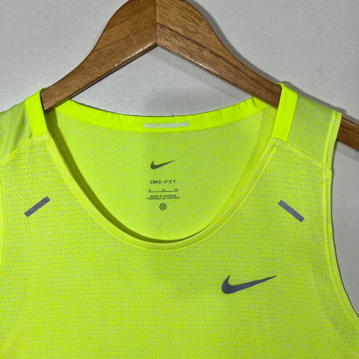 NIKE DRI FIT SPORT SLEEVES LESS