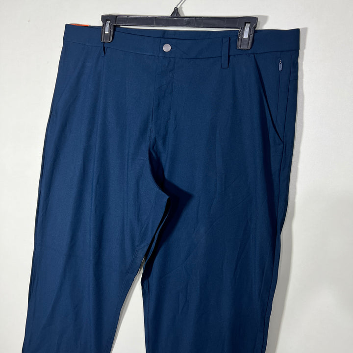 KIRKLAND SIGNATURE PERFORMANCE PANT BRAND NEW WITH STRETCH