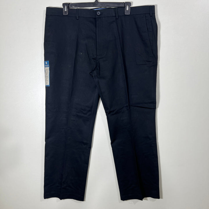 HAGGAR STRAIGHT FIT FLAT FRONT COTTON CHINO PANT BRAND NEW WITH STRETCH