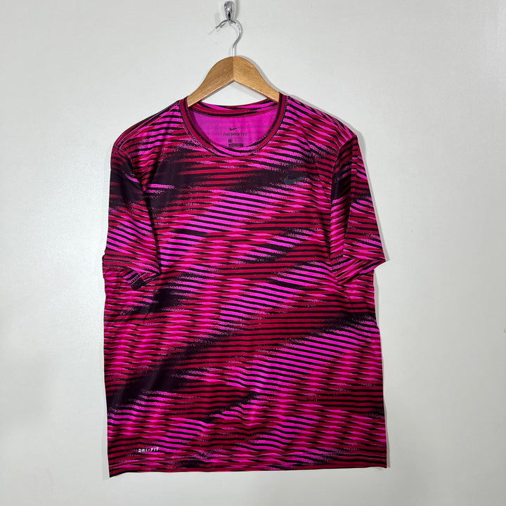 NIKE DRI FIT SPORT TSHIRT