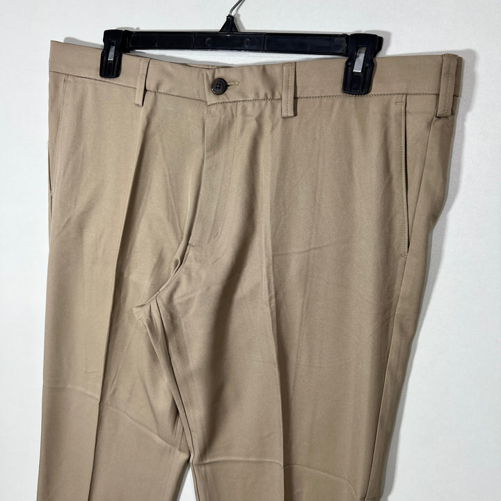 HAGGAR STRAIGHT FIT PERFORMANCE PANT WITH STRETCH