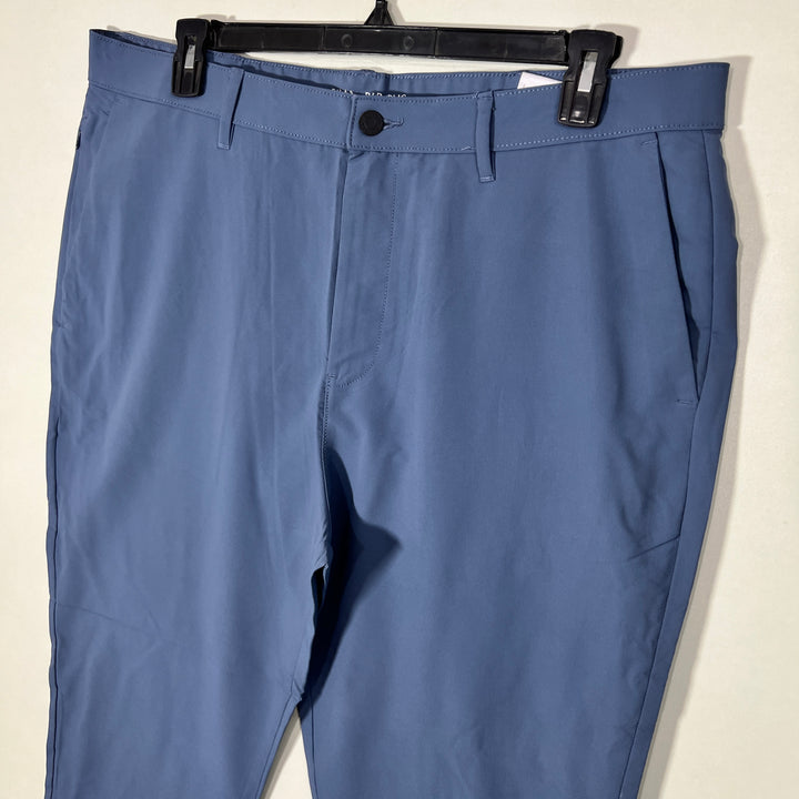 BANANA REPUBLIC SLIM FIT PERFORMANCE PANT WITH STRETCH