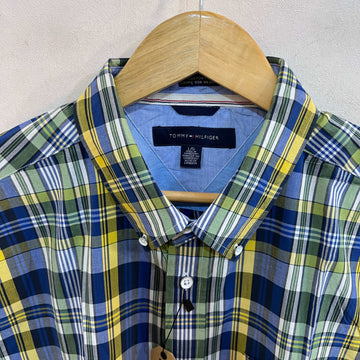 TOMMY HILFIGER CUSTOM FIT BUTTON DOWN BUTTON DOWN HALF SLEEVES CHECKERED SHIRT - JS BROTHERS 