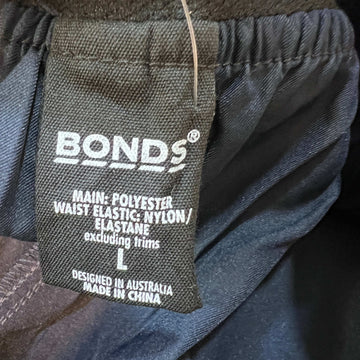 BONDS ULTRA LIGHT WEIGHT RUNNING SPORT SHORT BRAND NEW WITH SIDE ZIP POCKETS - JS BROTHERS 