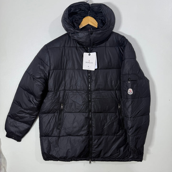 MONCLER GOOSE DOWN PUFFER JACKET BRAND NEW WITH DETACHABLE HOOD BLACK COLOUR