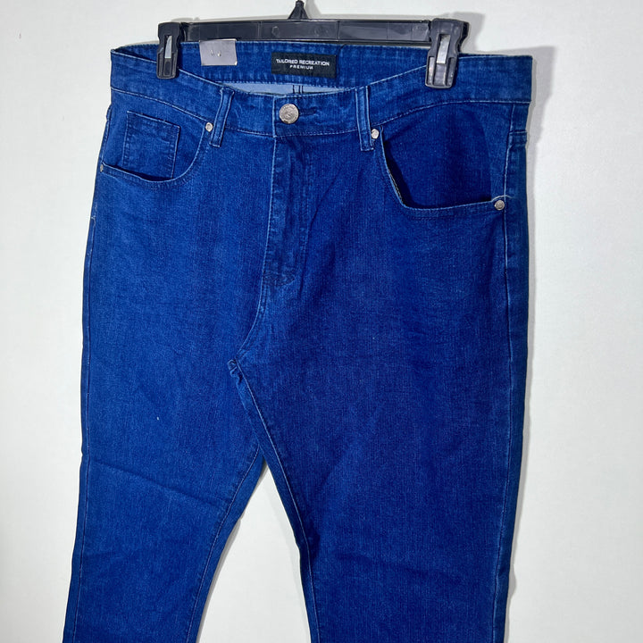 TAILORED RECREATION PREMIUM STRAIGHT FIT DENIM PANT BRAND NEW WITH STRETCH
