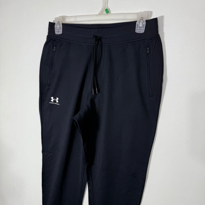 UNDER ARMOUR SPORT TROUSER INNER FLEECE WITH SIDE ZIP POCKETS BLACK COLOUR