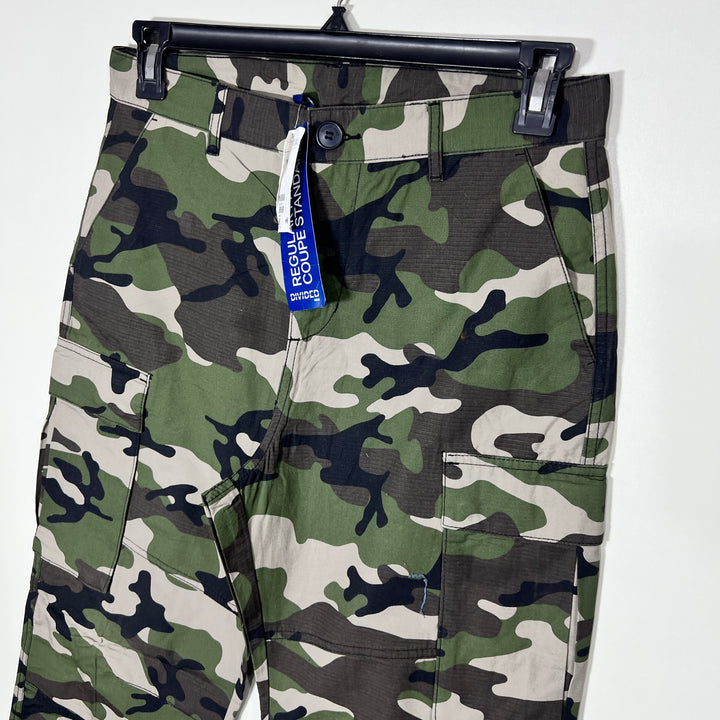 H&M LOOSE FIT CAMOUFLAGE CARGO PANT BRAND NEW