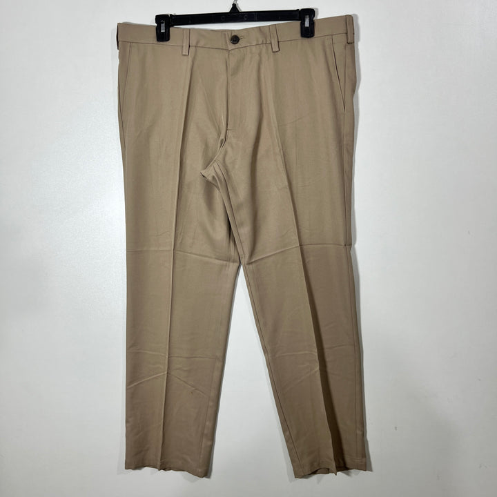 HAGGAR STRAIGHT FIT PERFORMANCE PANT WITH STRETCH