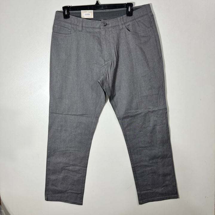 DENVER HAYES SLIM FIT COTTON JEANS BRAND NEW WITH STRETCH