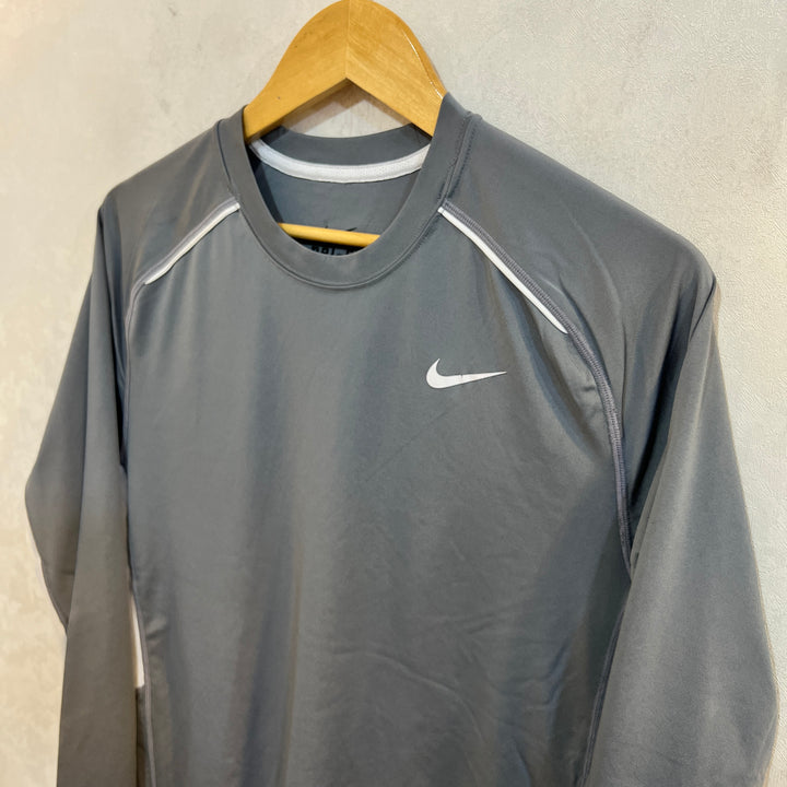 NIKE DRI FIT LONG SLEEVES SPORT TSHIRT