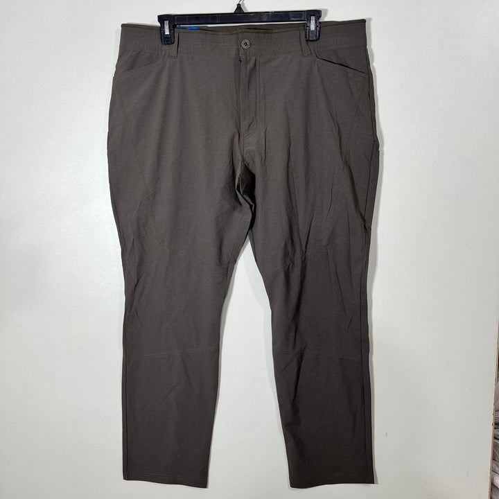 KUHL TAPERED FIT ULTRA LIGHT WEIGHT FOUR WAY STRETCH PERFORMANCE PANT BRAND NEW WITH STRETCH