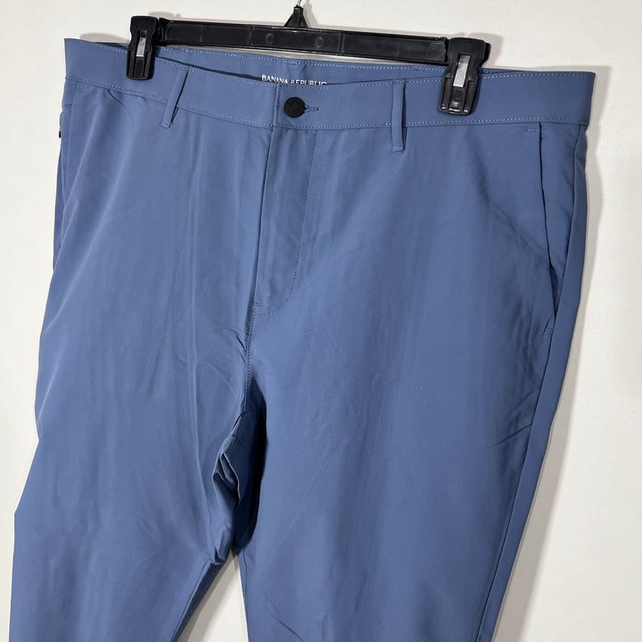 BANANA REPUBLIC SLIM FIT PERFORMANCE PANT WITH STRETCH