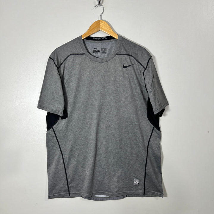 NIKE DRI FIT FITTED SPORT TSHIRT