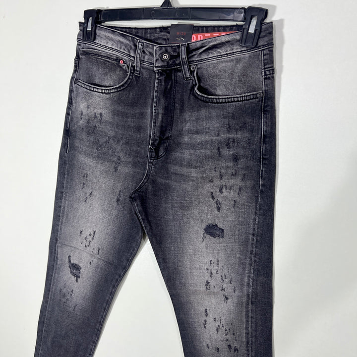 BREEZY RIPPED JEANS BRAND NEW WITH STRETCH