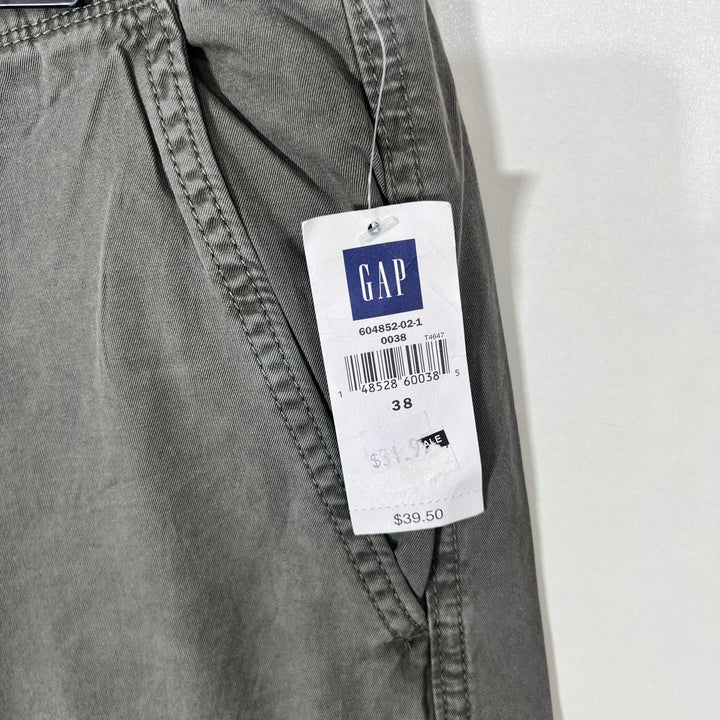 GAP CARGO COTTON SHORT BRAND NEW