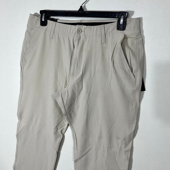 UNDER ARMOUR PERFORMANCE GOLF PANT BRAND NEW WITH STRETCH