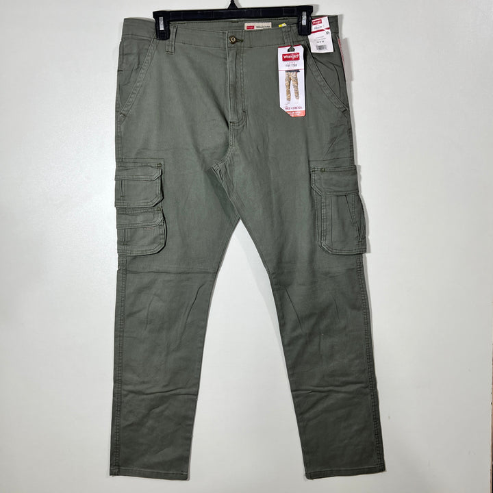 WRANGLER STRAIGHT FIT CARGO COTTON PANT BRAND NEW WITH STRETCH