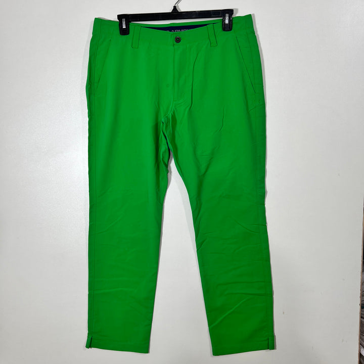 UNDER ARMOUR STRAIGHT FIT PERFORMANCE PANT BRAND NEW WITH STRETCH