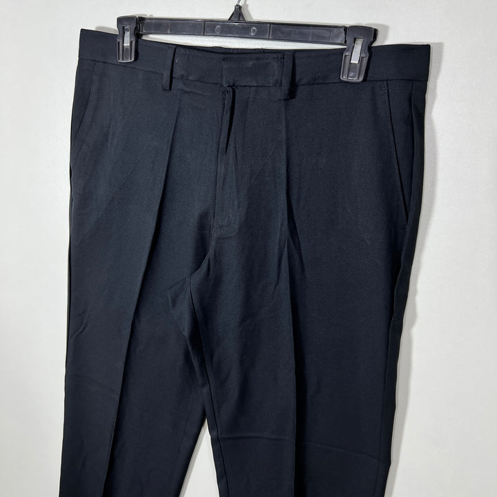 HAGGAR STRAIGHT FIT SUPER FLEX WAISTBAND STRAIGHT FIT PERFORMANCE PANT WITH STRETCH BLACK COLOUR