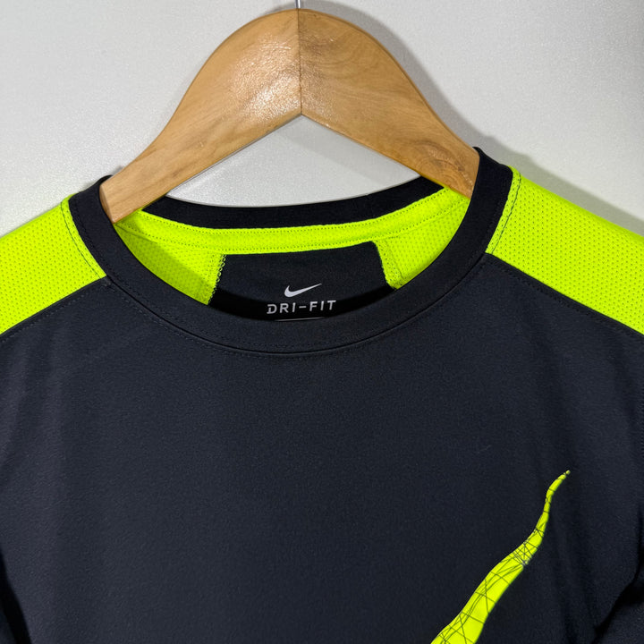 NIKE DRI FIT LONG SLEEVES SPORT TSHIRT