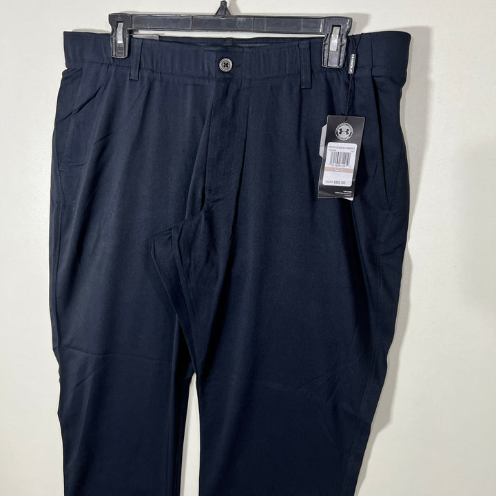 UNDER ARMOUR SLIM FIT PERFORMANCE PANT BRAND NEW WITH STRETCH