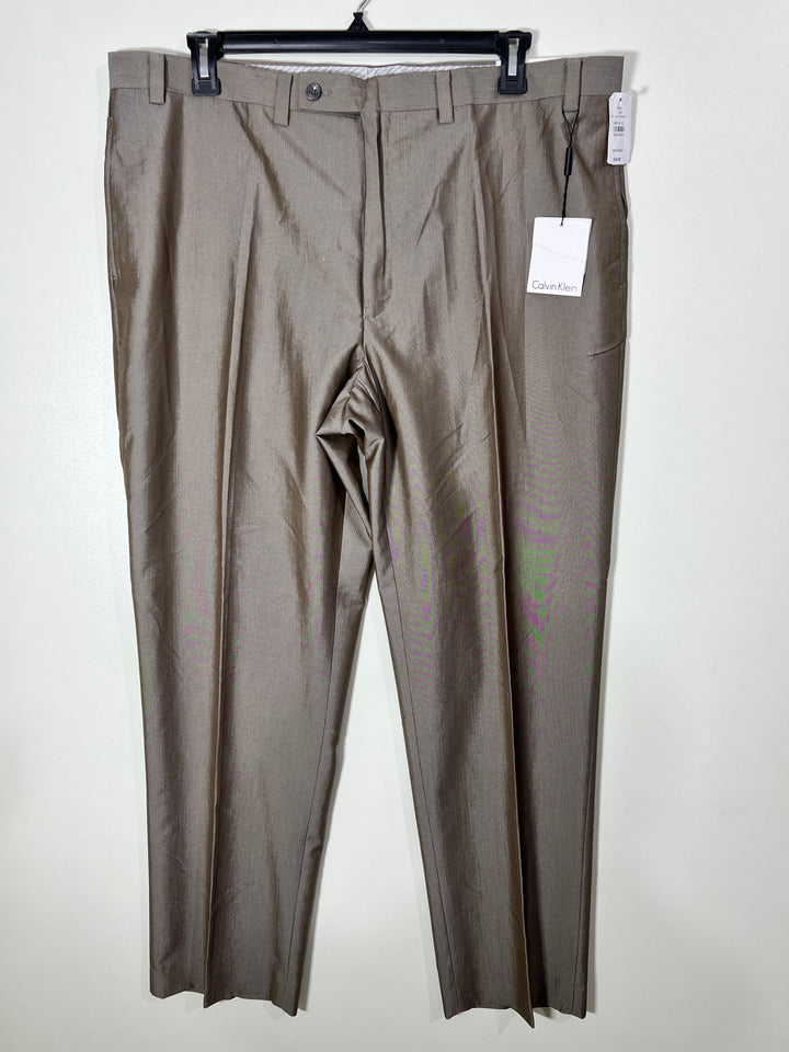 CALVIN KLEIN STRAIGHT FIT DRESS PANT BRAND NEW WITHOUT STRETCH