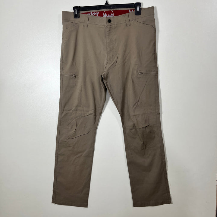 WRANGLER STRAIGHT PERFORMANCE TRAVELER PANT WITH STRETCH