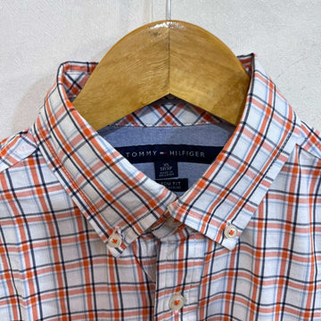 TOMMY HILFIGER CUSTOM FIT BUTTON DOWN CHECKERED SHIRT WITH STRETCH - JS BROTHERS